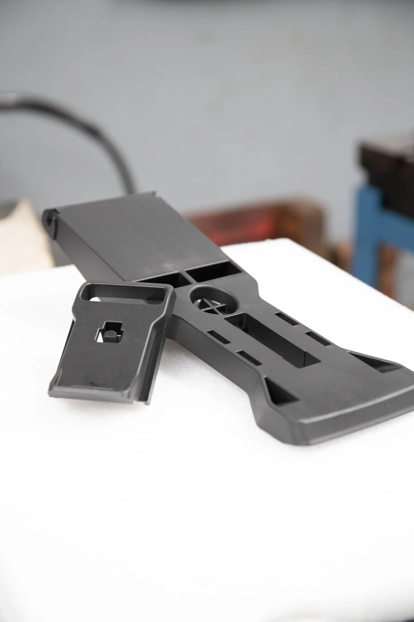 Injected structural part