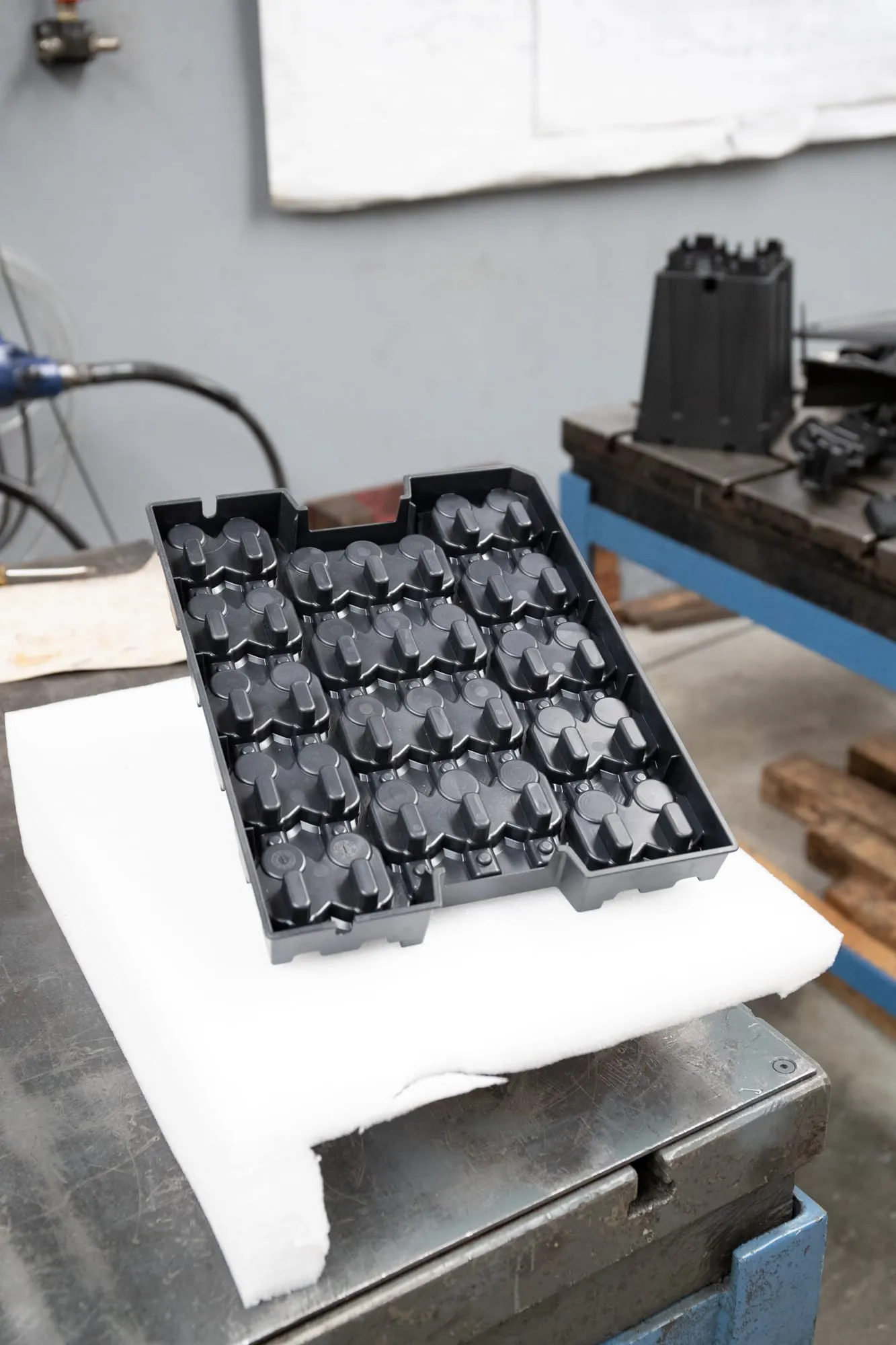Cell tray